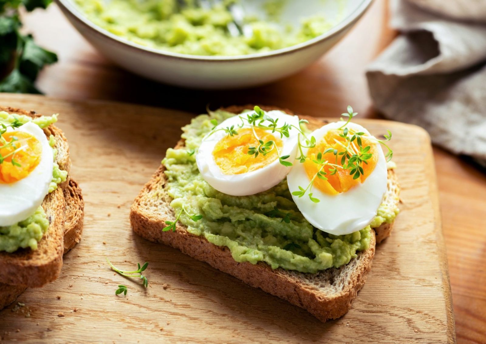 Protein là nguồn chất dinh dưỡng cần thiết cho sự tăng trưởng của cơ thể Protein là nguồn chất dinh dưỡng cần thiết cho sự tăng trưởng của cơ thể